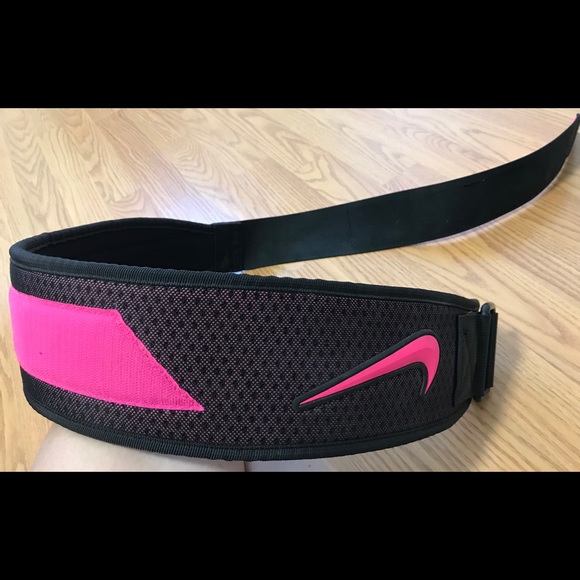 nike weightlifting belt